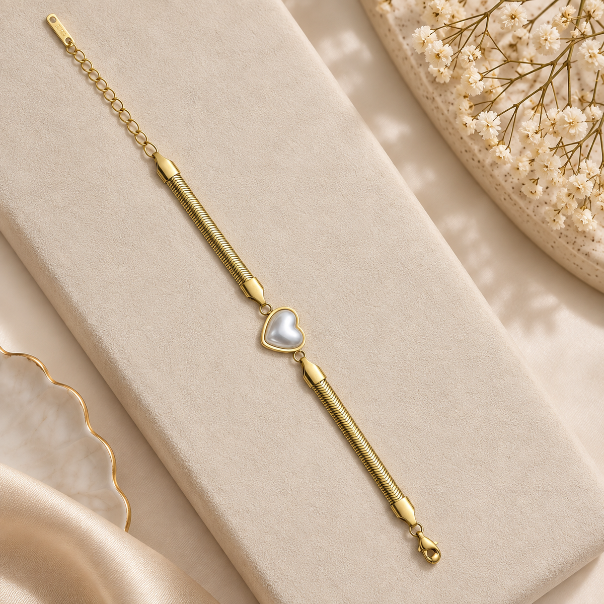 Mother of Pearl Heart Gold Herringbone Snake Bracelet (MES100105)