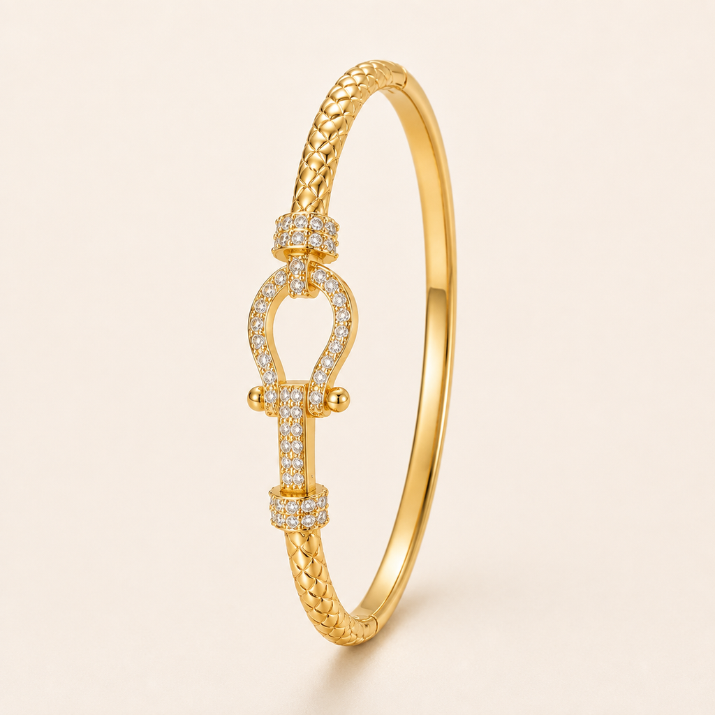 Horseshoe Buckle Quilted Texture Gold Bangle (MES100033)