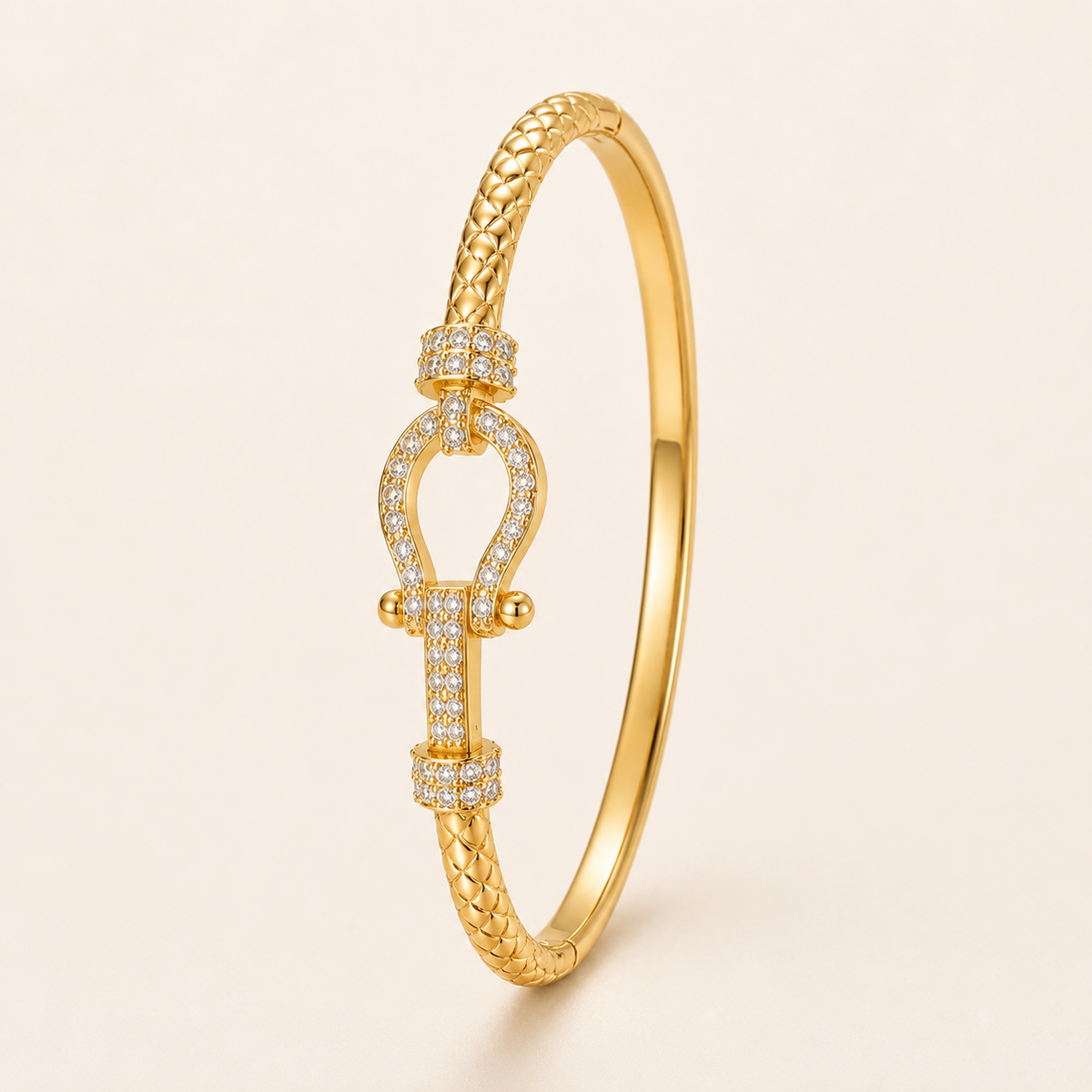 Horseshoe Buckle Quilted Texture Gold Bangle (MES100033)